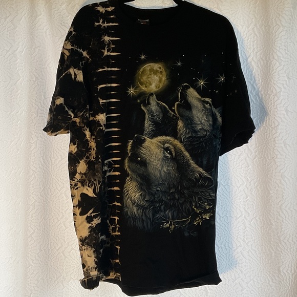 survivers Other - Men's Black vintage Wolf Moon Graphic Tee